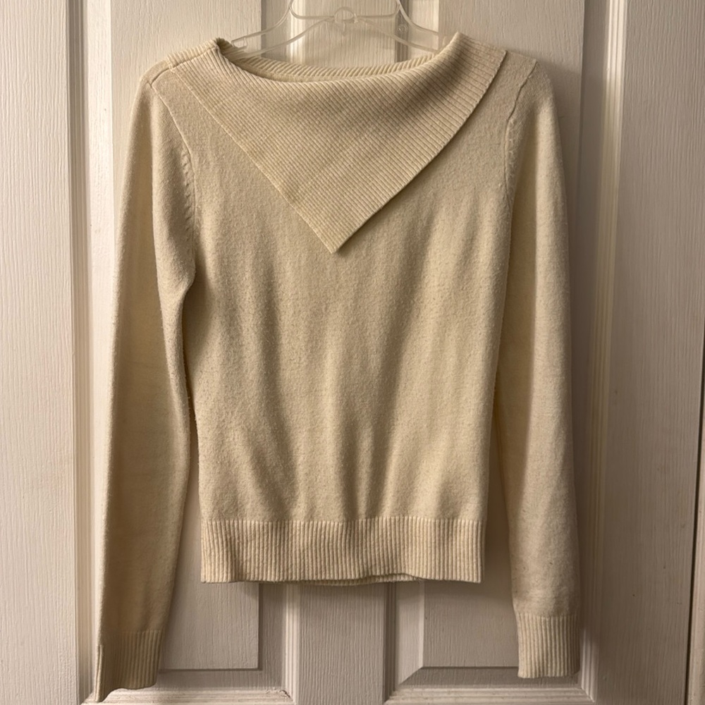 Cream colored Longsleeve fold over lapel sweater size medium